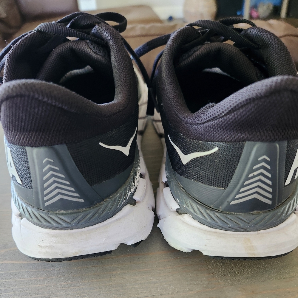 Hoka - Picture 4 of 11